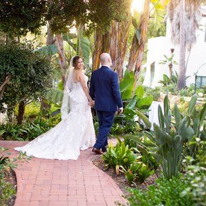 Ivory Lace Essence of Australia D2424 Wedding Gown <3